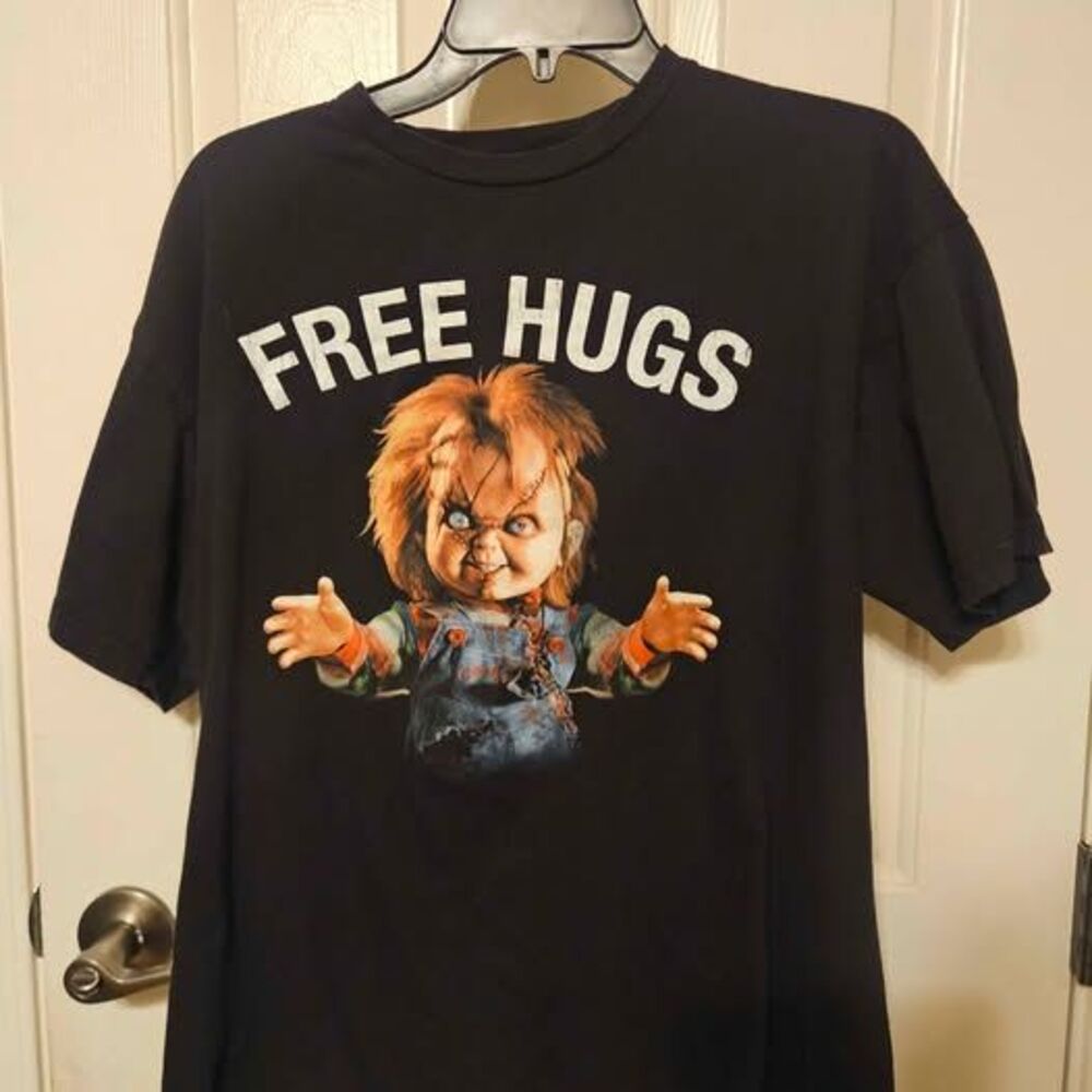 Chucky Free Hugs Graphic T-Shirt Size Large